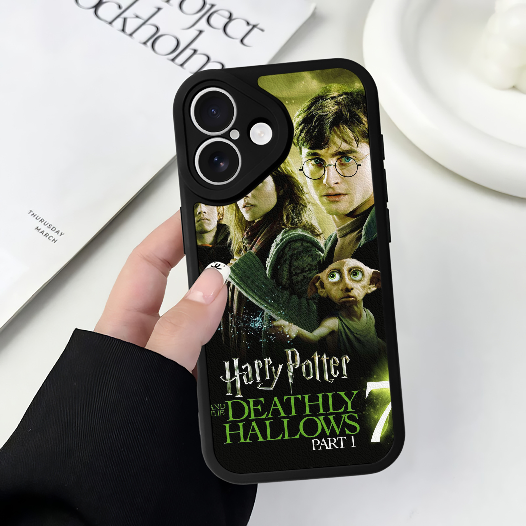 （画像用） Harry Potter ハリー・ポッターシリーズ 【iPhone 16シリーズ対応】シリコンスマホケース（レザー調） 材質：シリコン